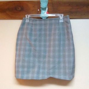 Black and gray plaid skirt, 18 1/2 in length